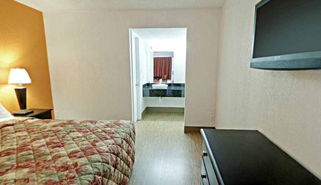 Econo Lodge متروبوليس الغرفة الصورة