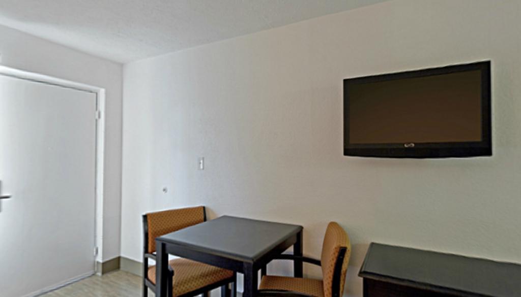 Econo Lodge متروبوليس المظهر الخارجي الصورة